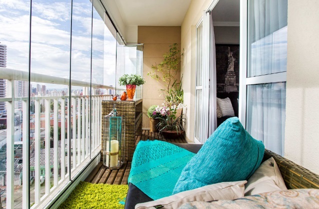 Comment meubler un balcon fermé : voilà des photos et nos idées
